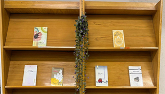 برپایی نمایشگاهی از کتاب‌های روش تحقیق و پژوهش به مناسبت هفته پژوهش و فناوری