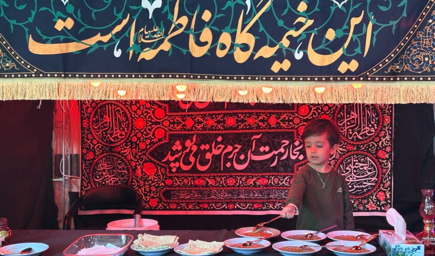 برپایی ایستگاه صلواتی دهه فاطمیه